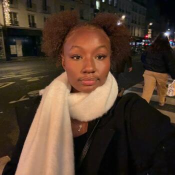 Babysitter in Créteil: Souad