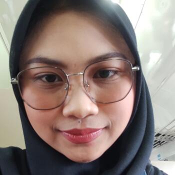 Babysitter Bandung: Yasmi Rosana Perdana