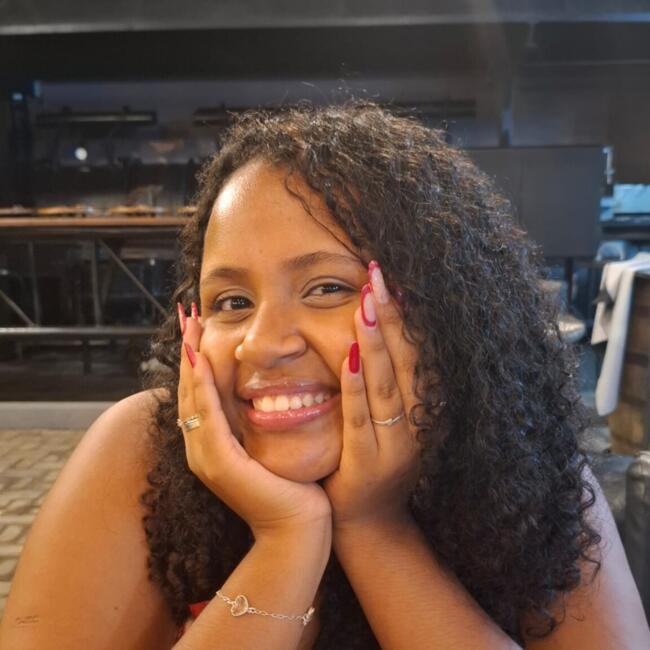 Babysitter in Visconde do Rio Branco: Jaini Vitória