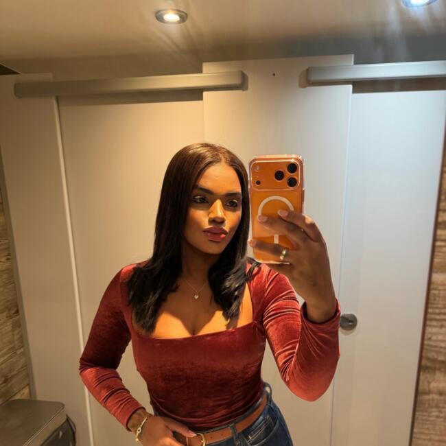 Babysitting job in London: Gabriela