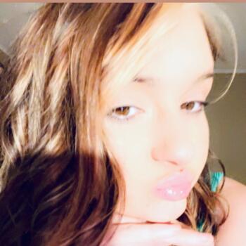 Babysitter in South Shore: Alexandria