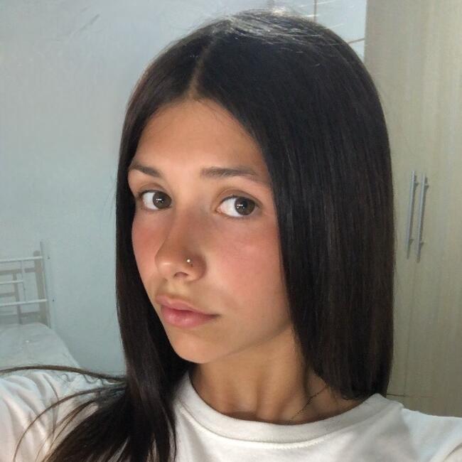 Babysitter in Elmas: Desirée