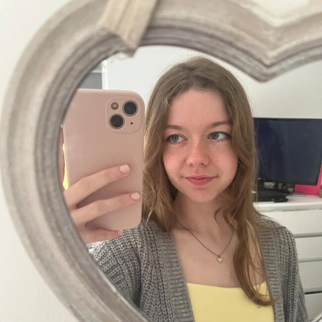 Babysitter in Athenry: Sian