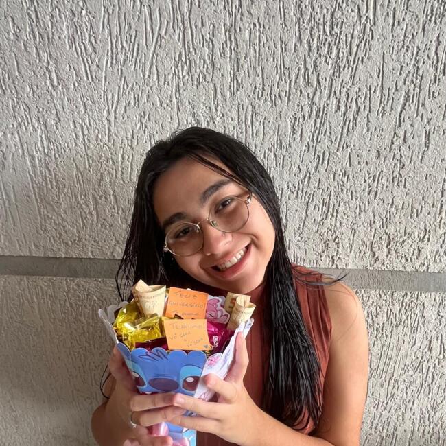 Babysitter in Paranaguá: Jhulia