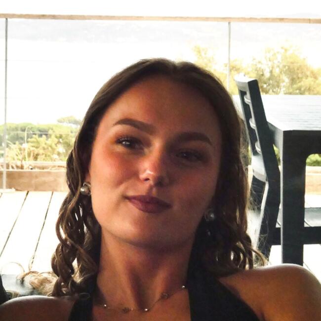 Babysitter in Toulouse: Lola