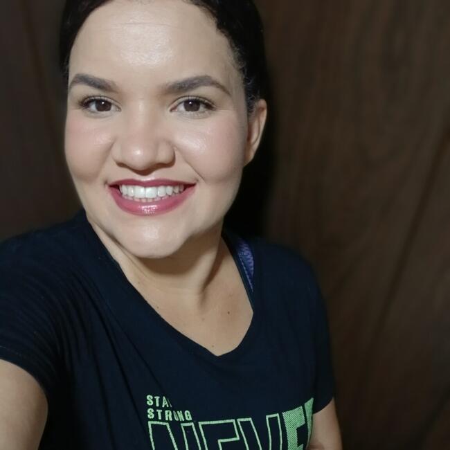 Babysitter in Uberlândia: Elaine