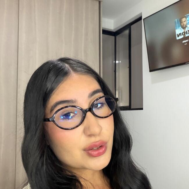 Babysitter in Caldas: Karen
