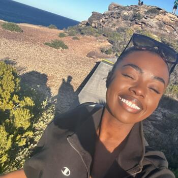 Babysitter in Sydney: Linda