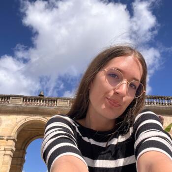 Babysitter in Paris: Louise