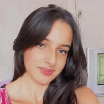 Babysitter in Senhor do Bonfim: Estefani