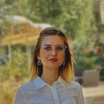 Babysitter in Saint-Ouen: Miruna