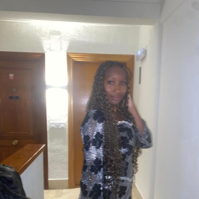Babysitter in Pamplona: Halima