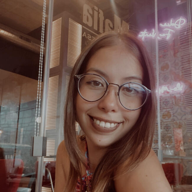 Nanny in San Fernando: Atenea