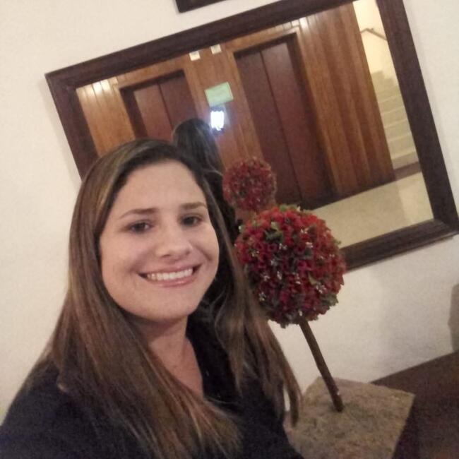 Babysitter in Praia Grande: Thassia Alves
