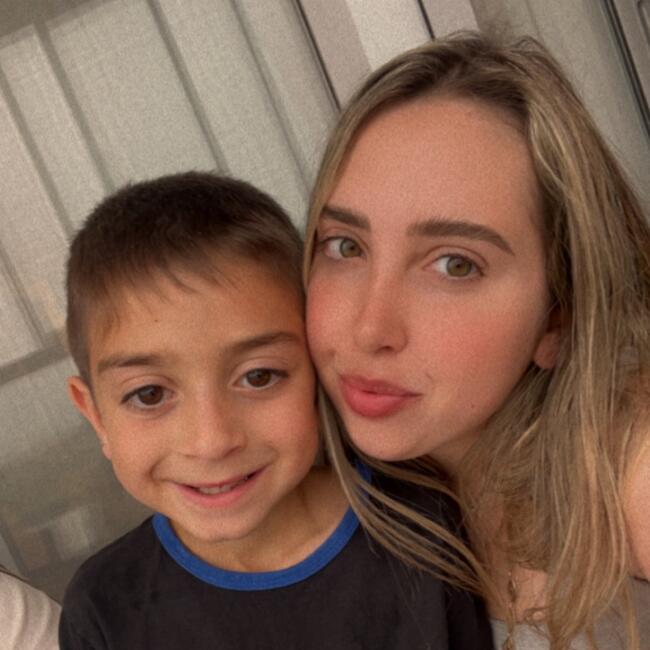 בייביסיטר ב- יבנה: פאר