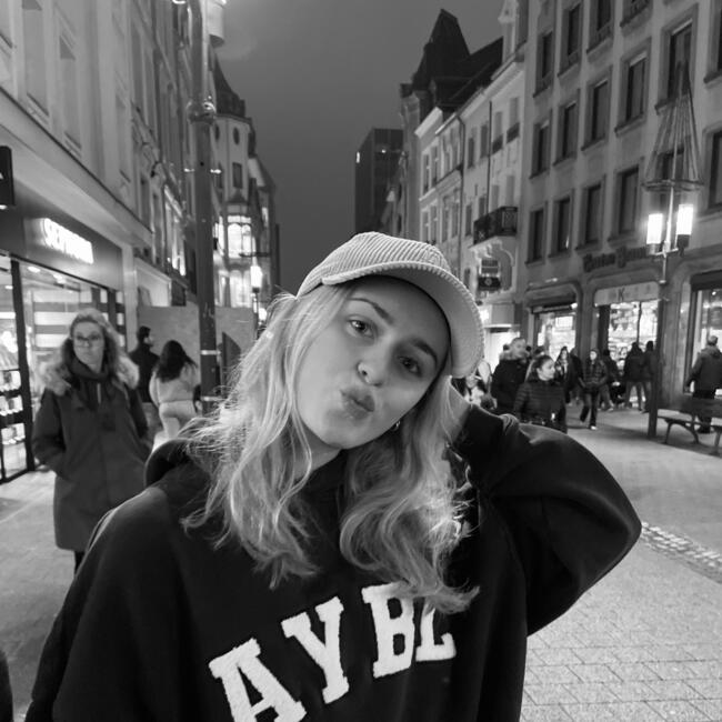 Babysitter in Puurs: Nore