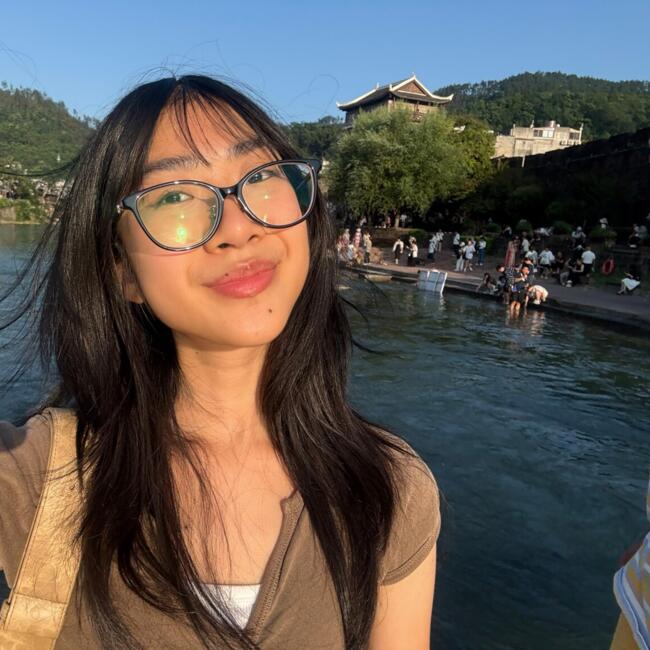 Babysitter in Singapore Island: Karen