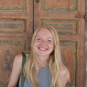 Babysitter Lede: Hanne