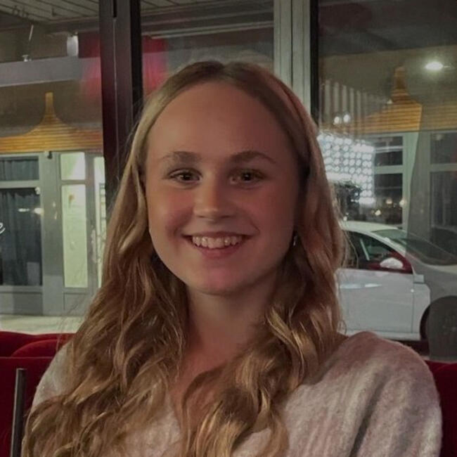 Barnvakt i Skövde: Ella