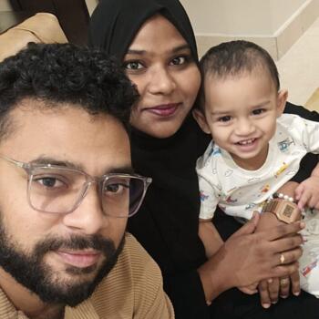 وظيفة جليسة أطفال في الدوحة: فرص عمل كجليسة أطفال Aiza