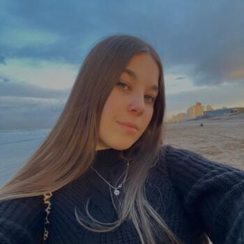 Babysitter in Necochea: Abril