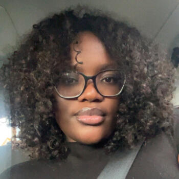 Babysitter in Almada: Alzira