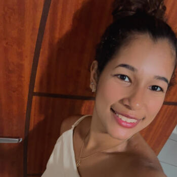 Babysitting job in Teixeira de Freitas: babysitting job Iasmim