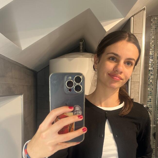 Babysitter in Saclas: Kaylia