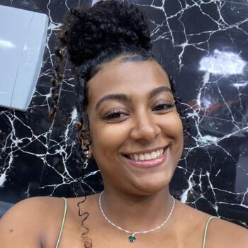Babá Rio de Janeiro: Livia