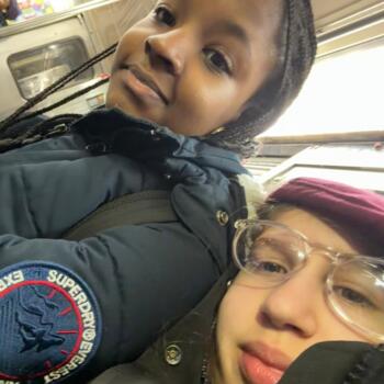 Babysitter in New York: Destinie