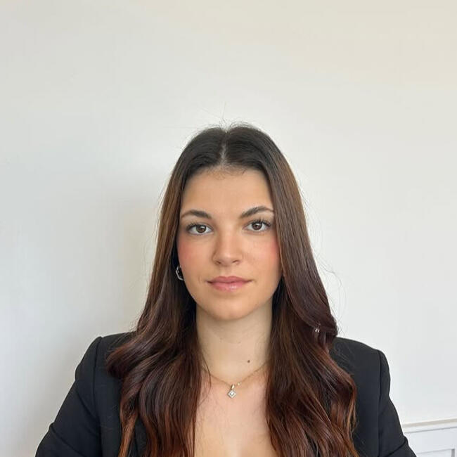 Babysitter in Cascais: Jessica