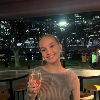 Babysitter Central Coast: Leah