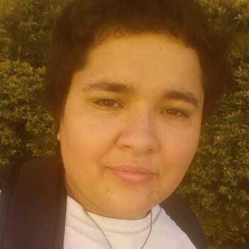 Babysitter in Conselheiro Lafaiete: Carla