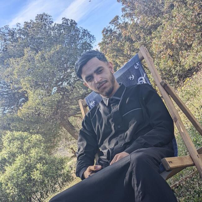 مربية أطفال في الشلف: Abdo