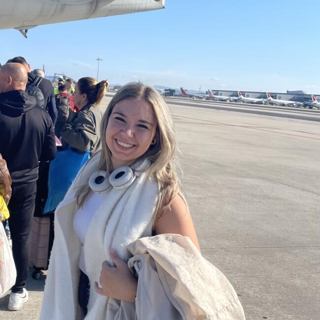 Babysitter em Queluz: Lara