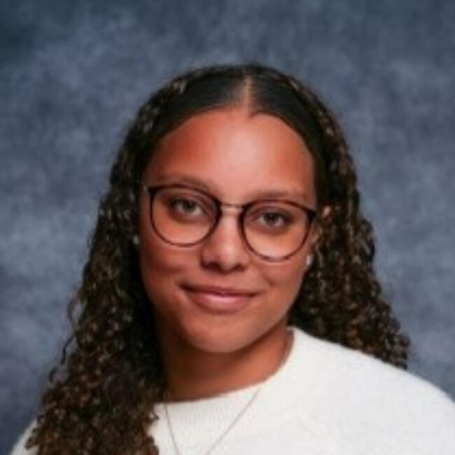 Babysitter in Mont-Saint-Aignan: Océane