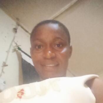 Babysitter in Owerri: Gift
