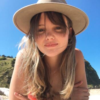 Babysitter in Hastings: Phoebe
