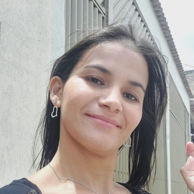 Babysitter in Barueri: Aline