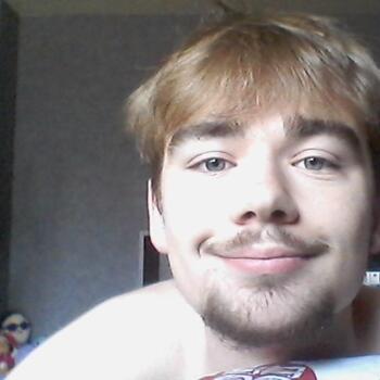Babysitter Courcelles: Mathias