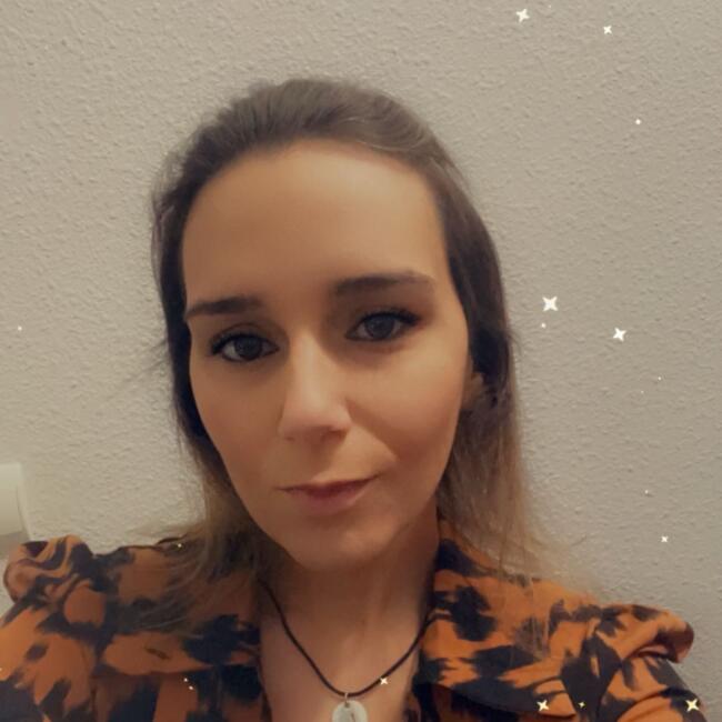 Babysitter in Fontenilles: Laurie