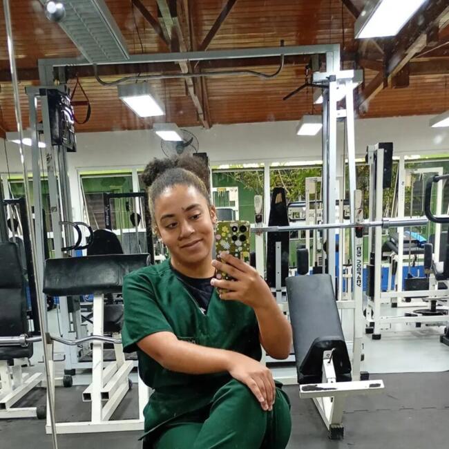 Babysitter in São José dos Pinhais: Eloísa