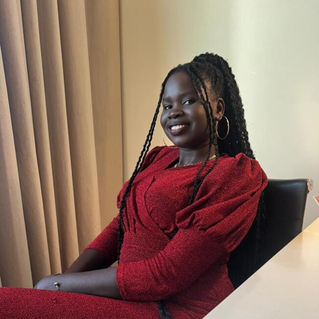 Nanny in Dubai: Elizabeth tut