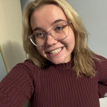 Babysitter in Canberra: Abi