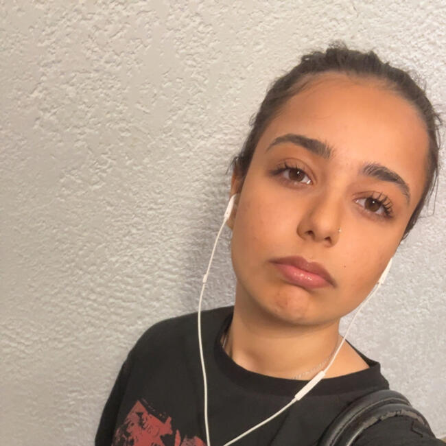 Babysitter in Le Port-Marly: Kahina