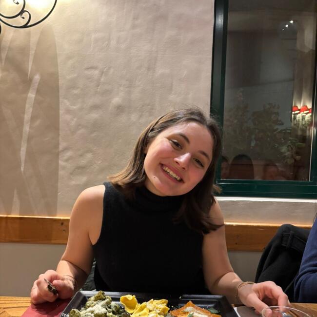 Babysitter in Reignier-Ésery: Julia