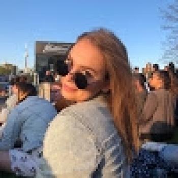 Babysitter in Burlington: Lauren