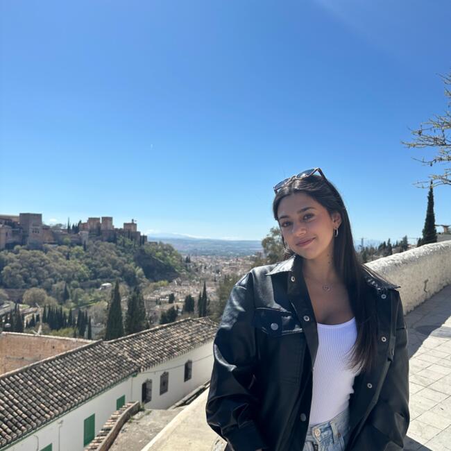 Babysitter in Granada: Ariadna