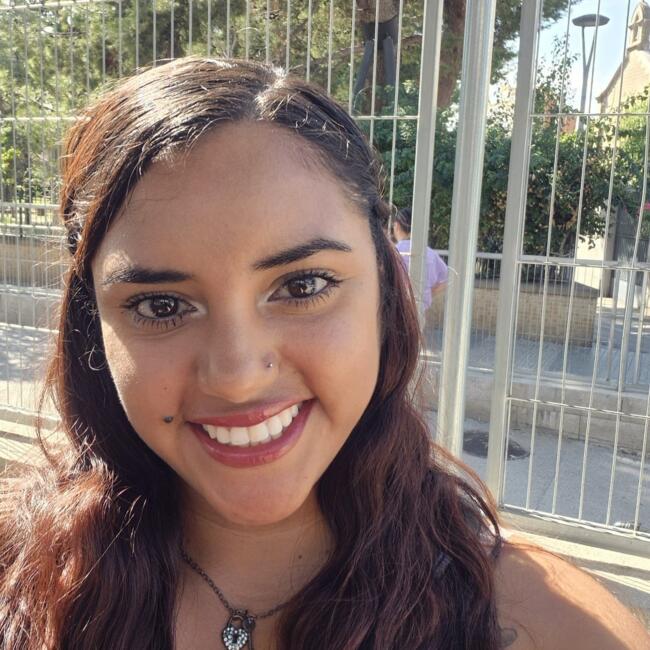Babysitter in Sant Feliu de Llobregat: Jackeline