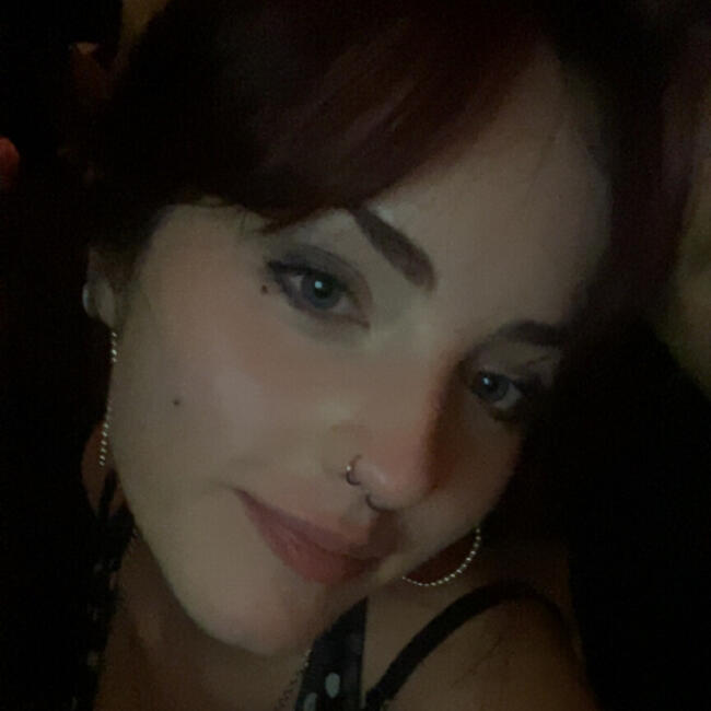 Babysitter in Norwich: Mia